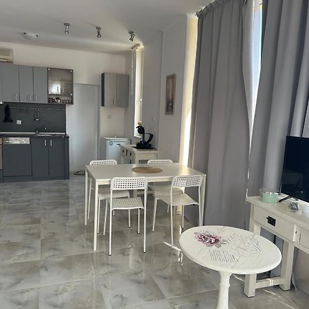 Oazis Sea View Apartment 拉夫达 外观 照片